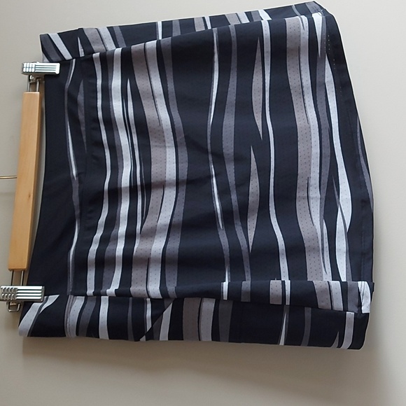 L.L. BEAN ♡ Ladies Golf Skort - Picture 6 of 7